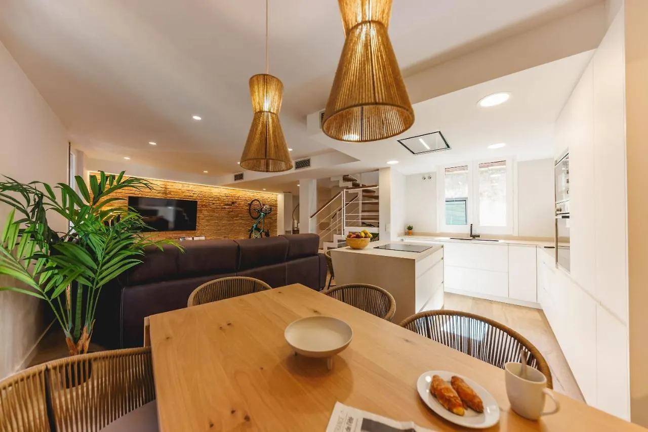 Bravissimo Cort Reial Duplex, Spacious With 3 Bedrooms Girona Apartamento